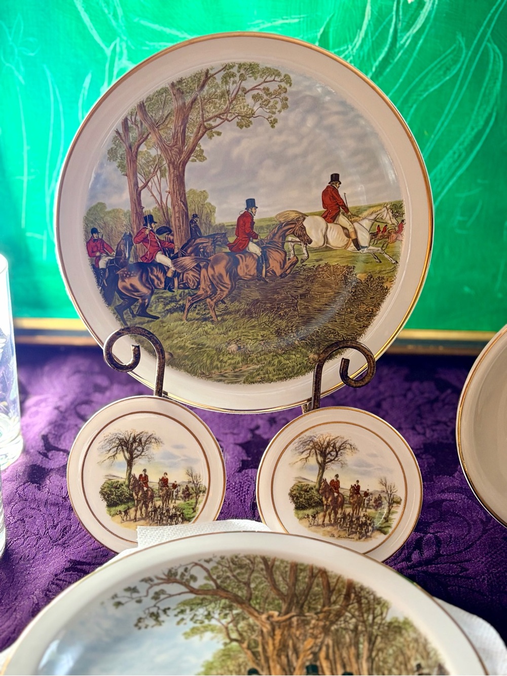 Churchill Equestrian Hunt 9”  Plates and Bowls – White with Gold Trim
